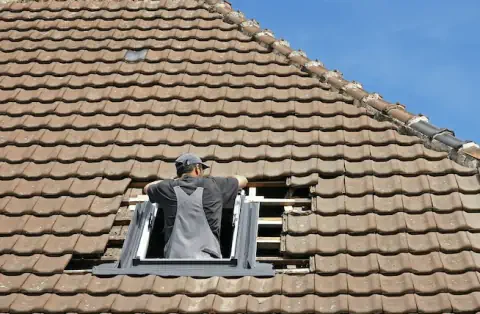 Pose de velux - Brette-les-Pins